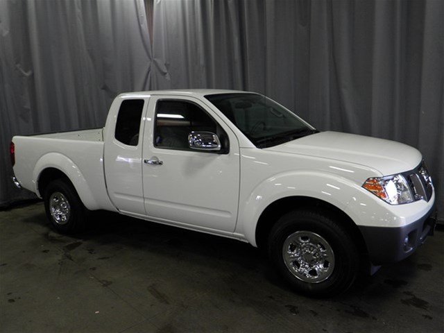 Nissan trucks frontier pre owned #4